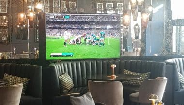 Public_viewing_football_rugby_BAR_Columbus_Monte-Carlo